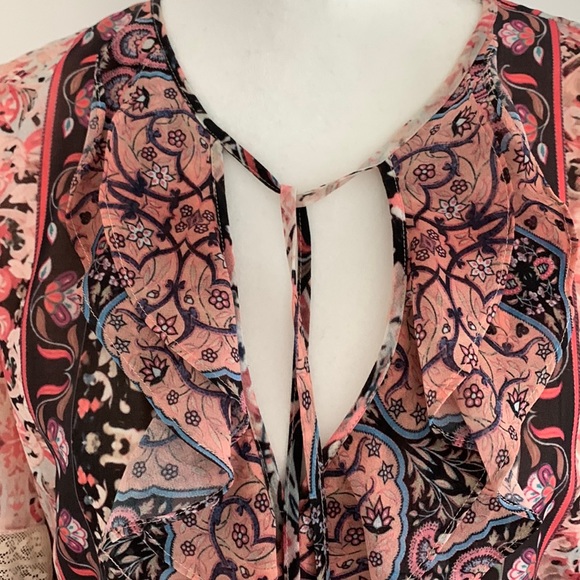 Bebe baby doll dress pink, cream, tan. Size M - Picture 3 of 7